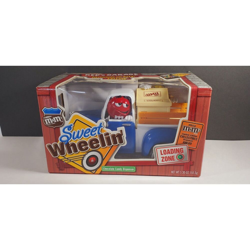 M&M Sweet Wheelin' Red's Garage Candy Dispenser Pickup Truck New in Box